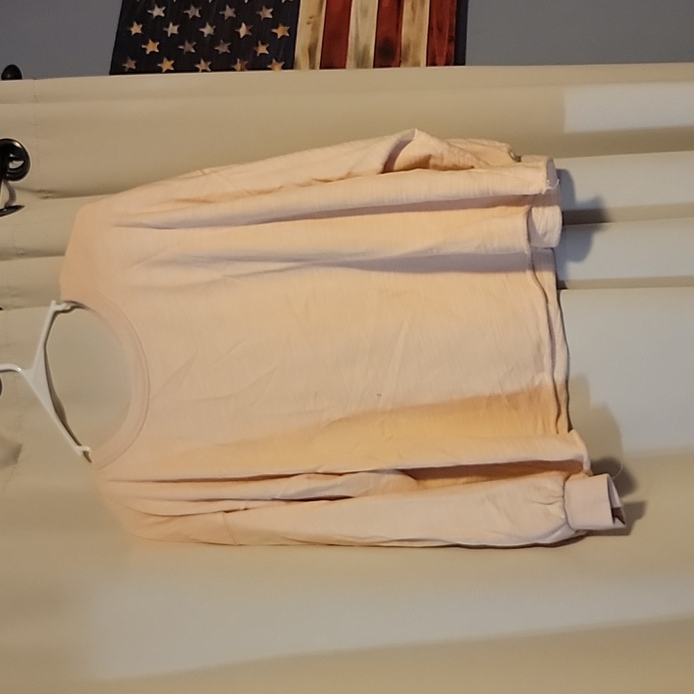 5/20 Universal Threads cropped sweater